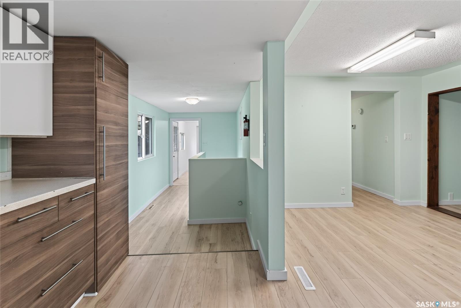 108 1st AVENUE W - 20