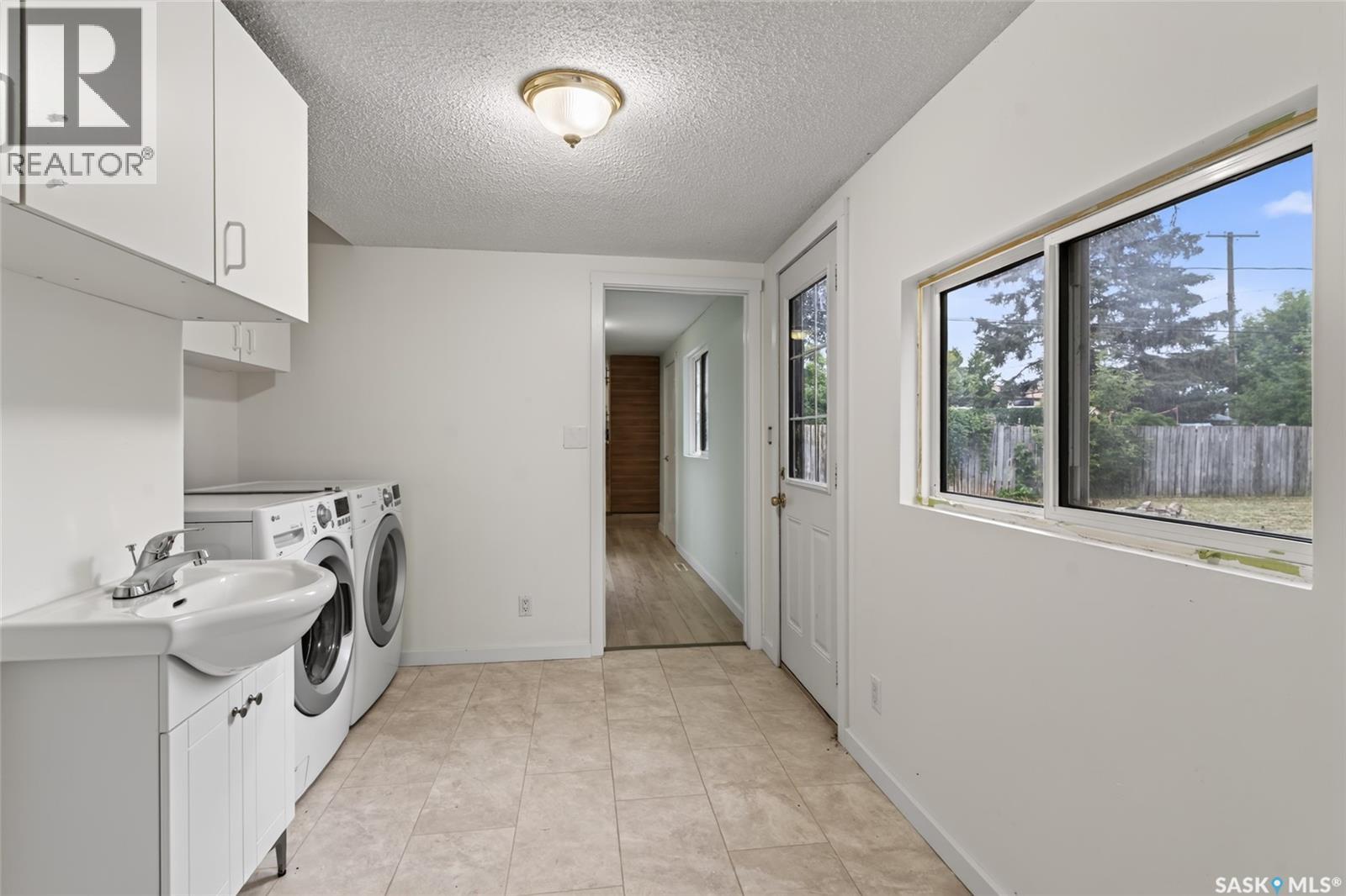 108 1st AVENUE W - 22