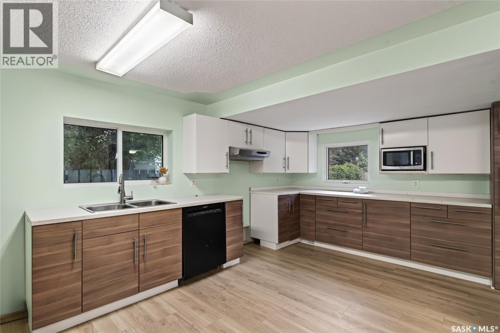 108 1st AVENUE W - 6