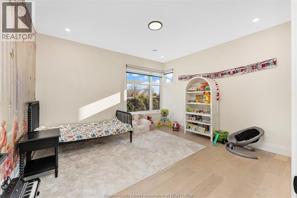 8535 RIVERSIDE DRIVE East - 36