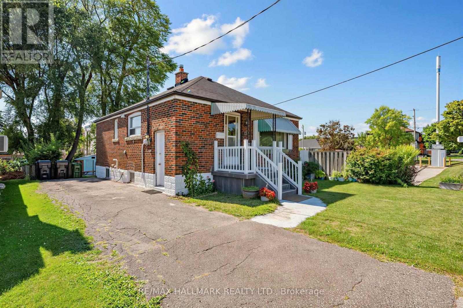 1216 VICTORIA PARK AVENUE - 3