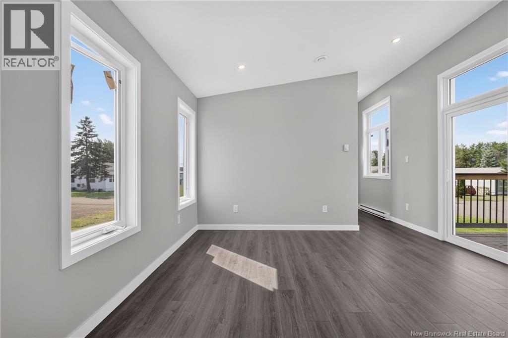 15 Carolyn Crescent - 12