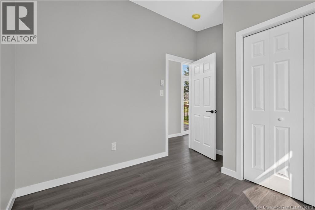15 Carolyn Crescent - 16