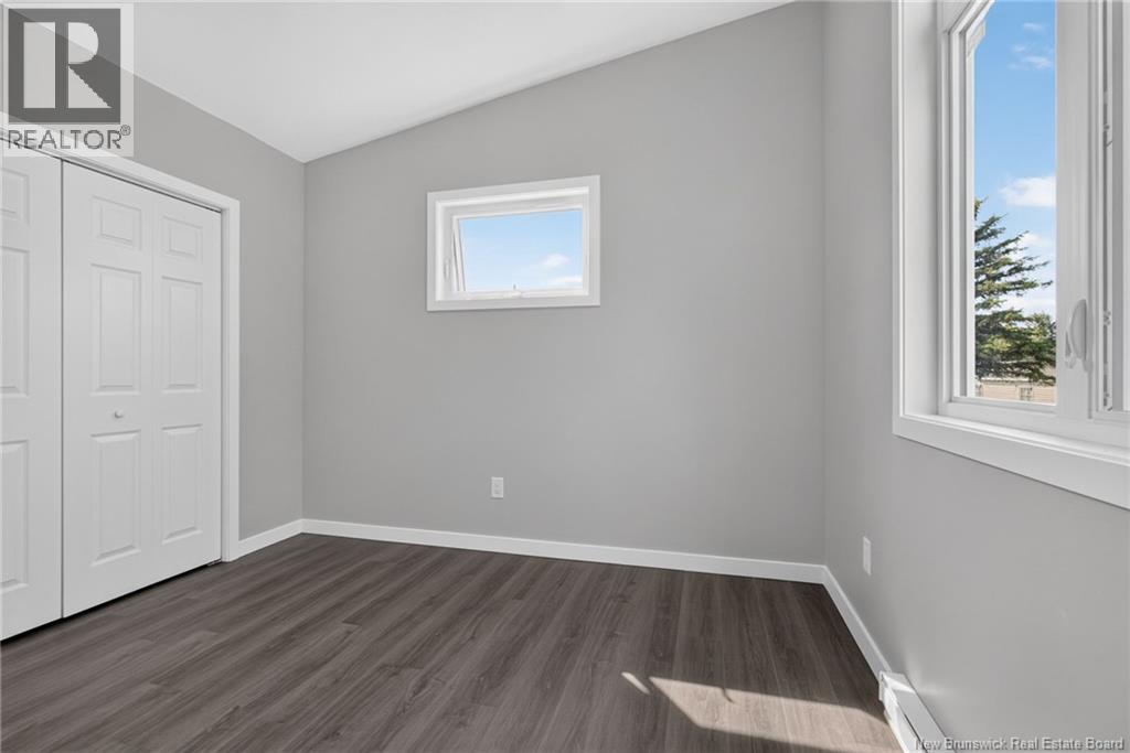 15 Carolyn Crescent - 21
