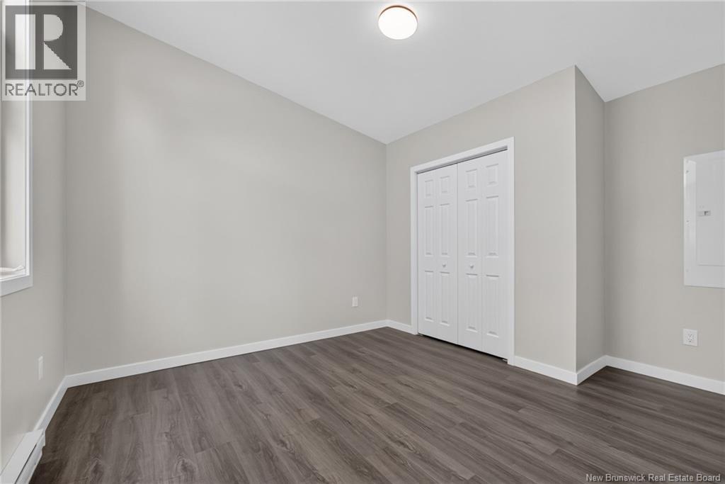 15 Carolyn Crescent - 24
