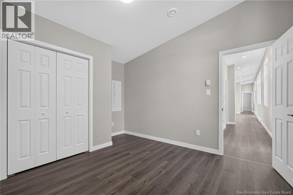 15 Carolyn Crescent - 25