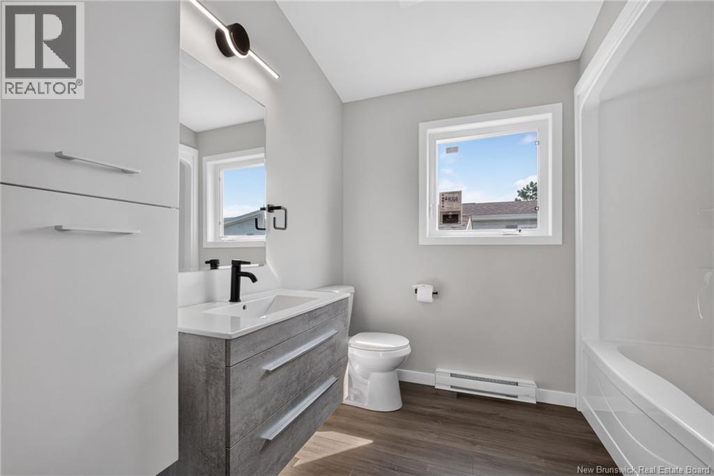 15 Carolyn Crescent - 26
