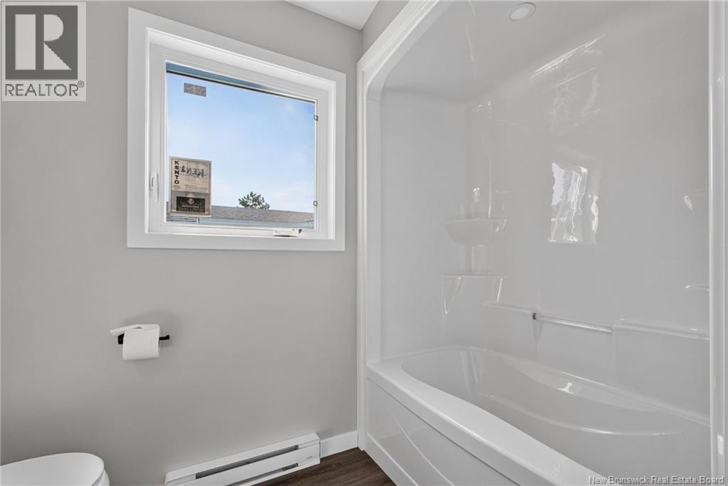 15 Carolyn Crescent - 28