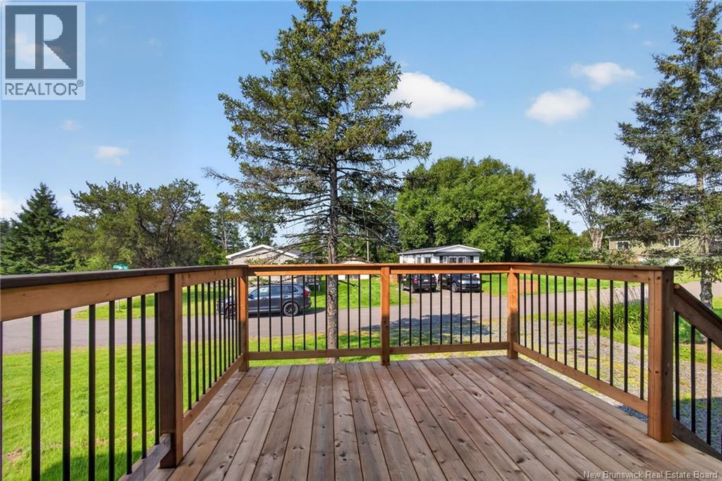 15 Carolyn Crescent - 30