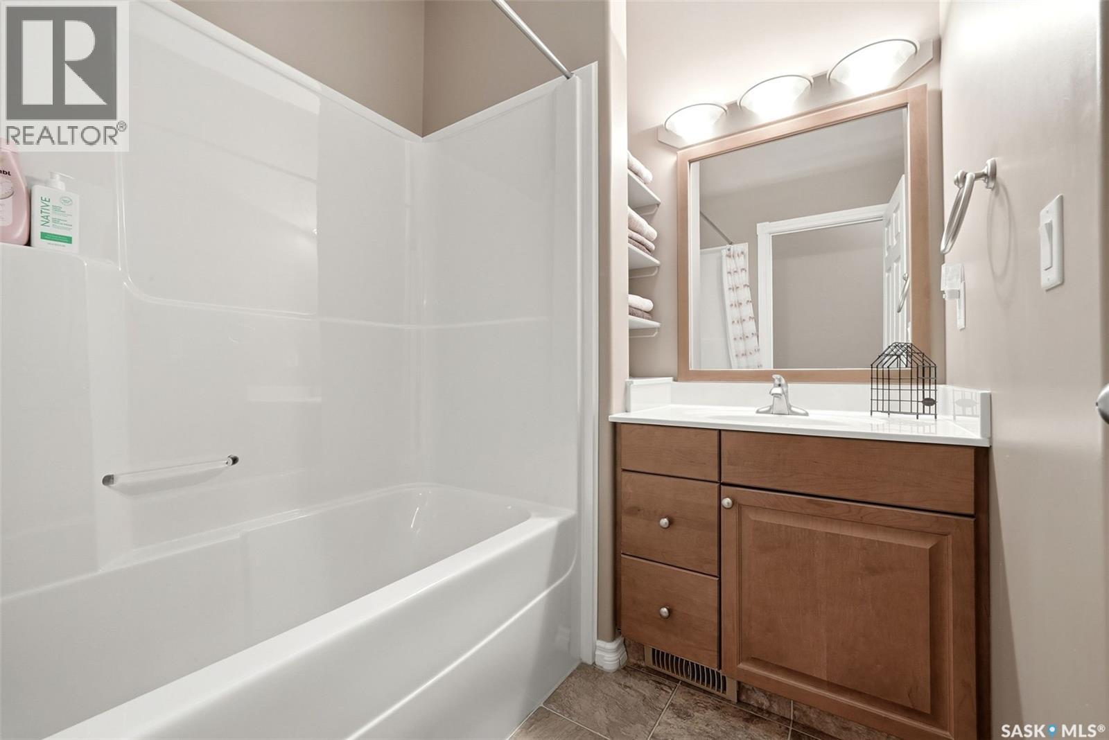 54 Qu'Appelle CRESCENT - 34