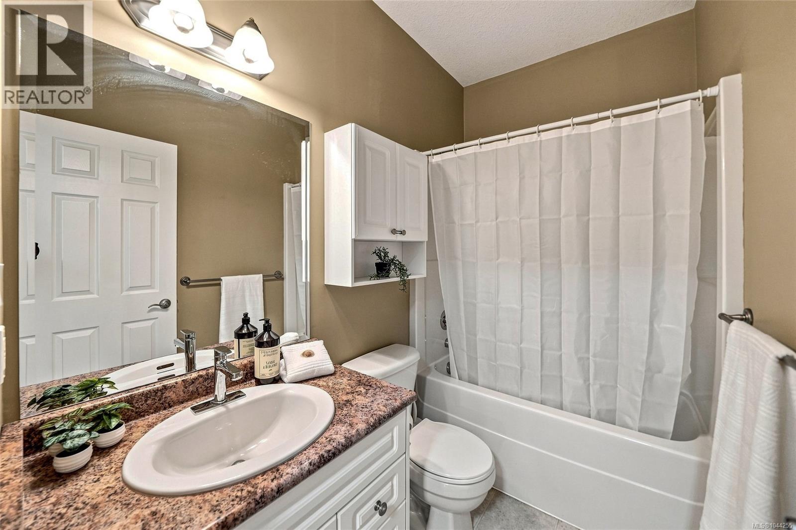 #17 631 Blenkin Ave - 30