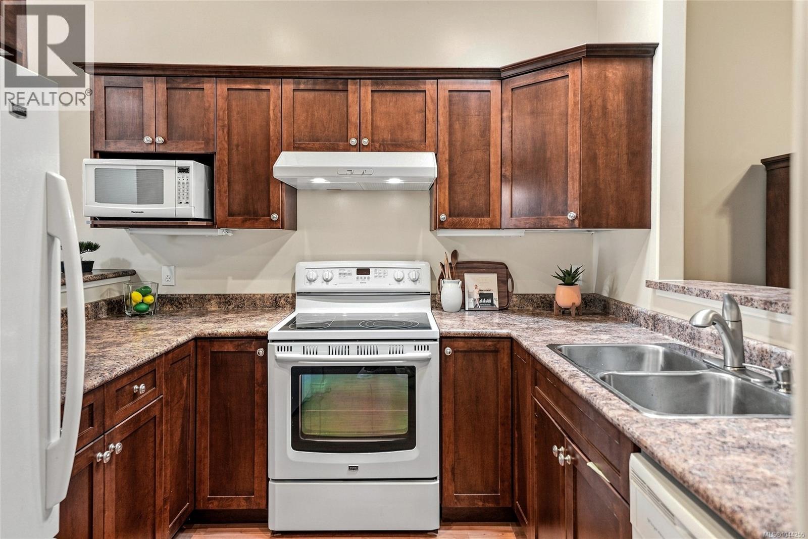 #17 631 Blenkin Ave - Image 4