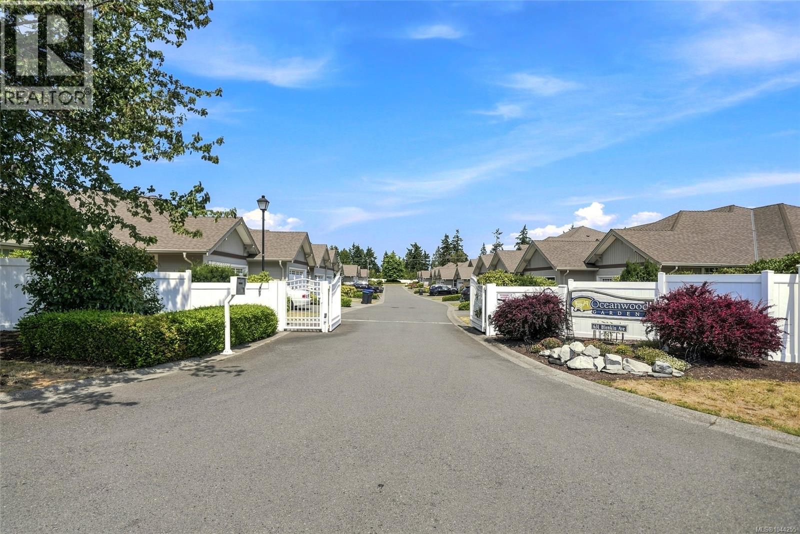 #17 631 Blenkin Ave - 47