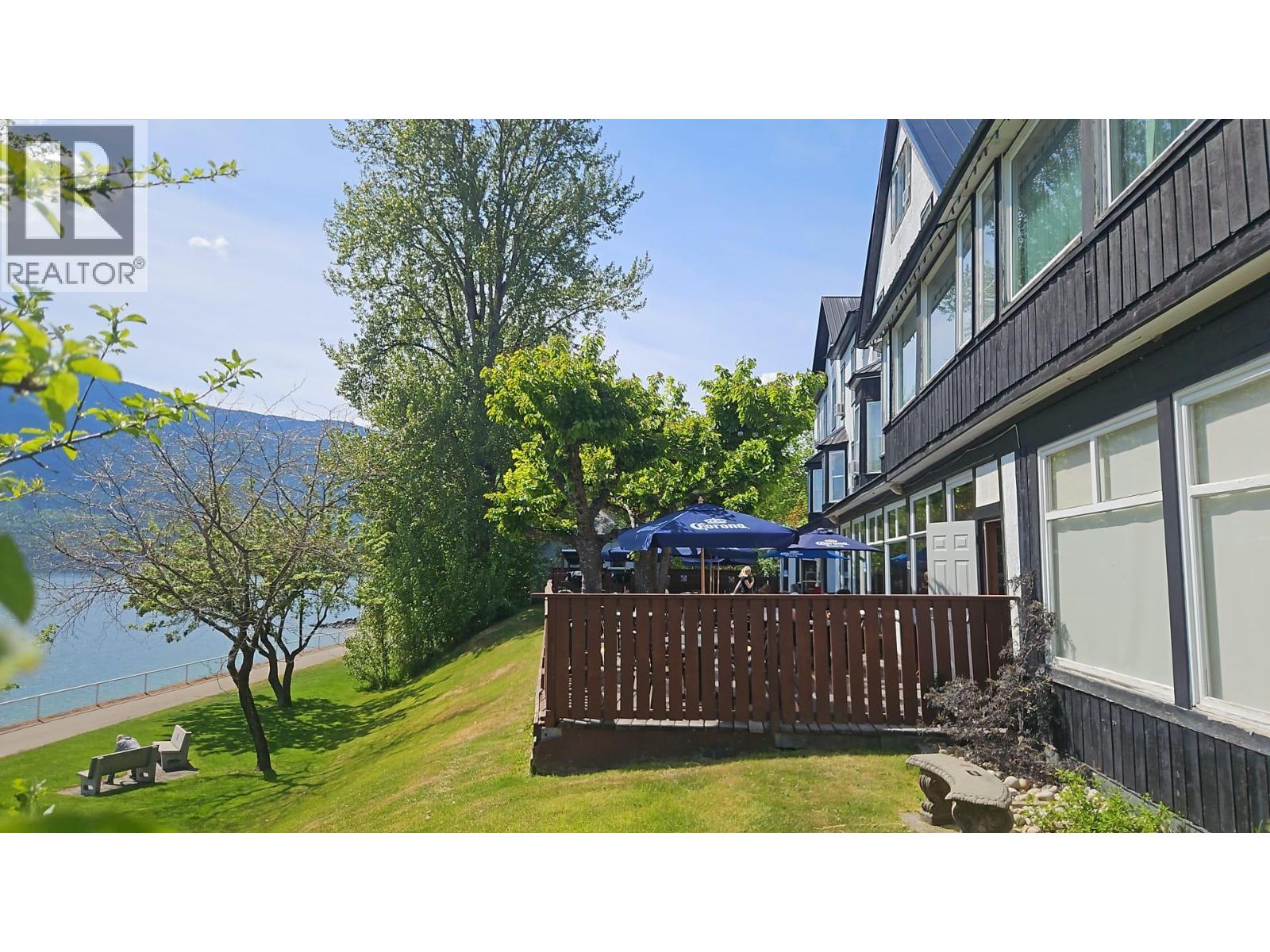 96 4 Avenue SW, Nakusp — photo 2