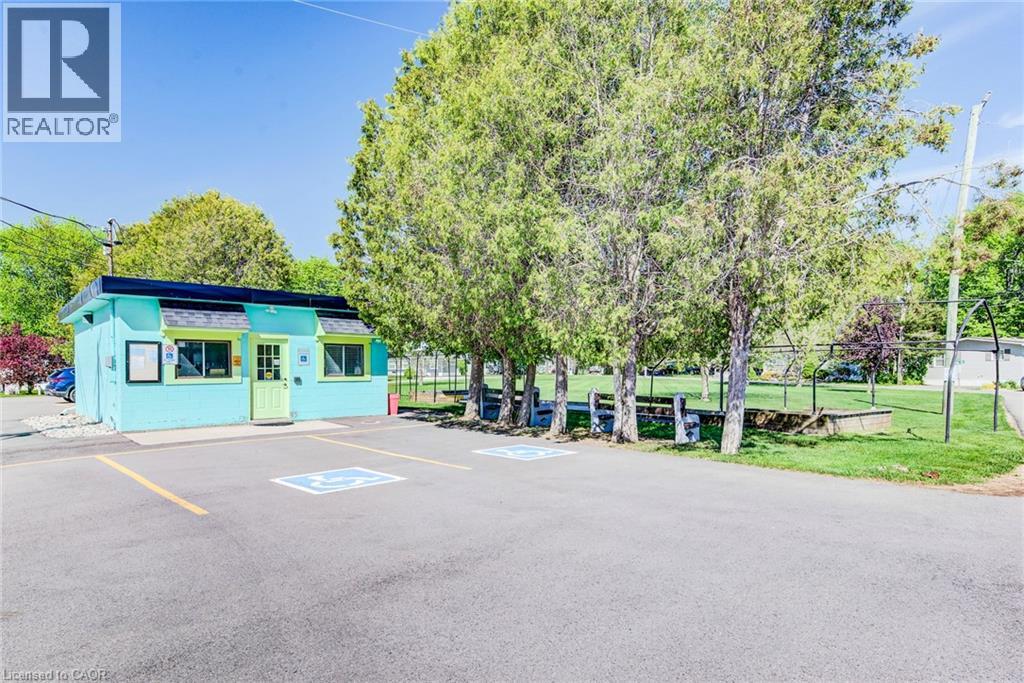 11 HEMLOCK Crescent - Image 38