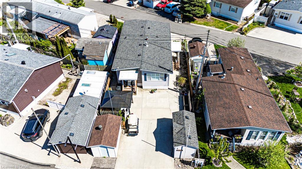 11 HEMLOCK Crescent - 32