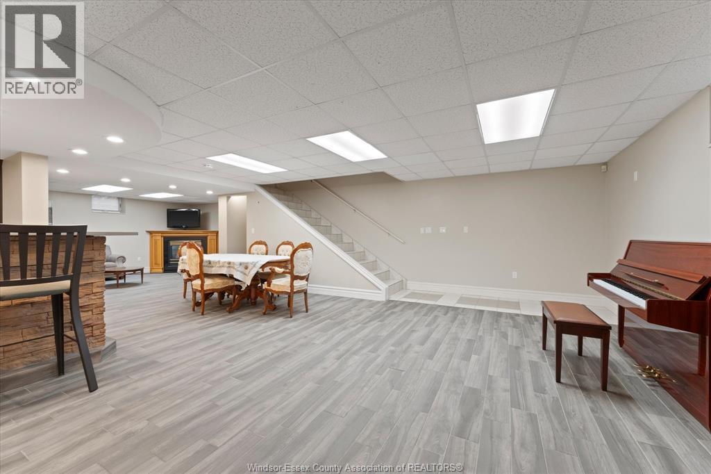 2198 SUZANNE STREET - Image 28