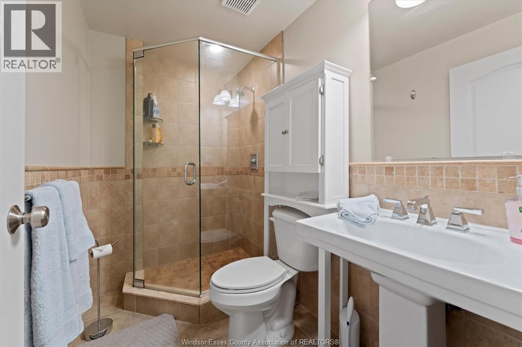 2198 SUZANNE STREET - Image 34