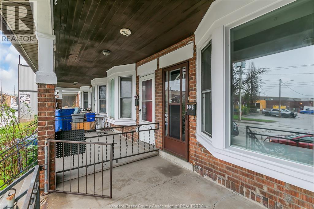 1448 WYANDOTTE STREET West - 4