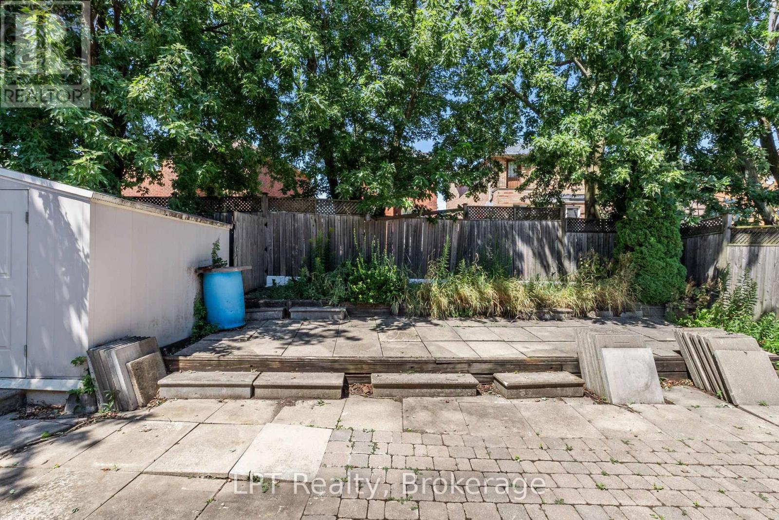 15 ESPOSITO DRIVE - 41