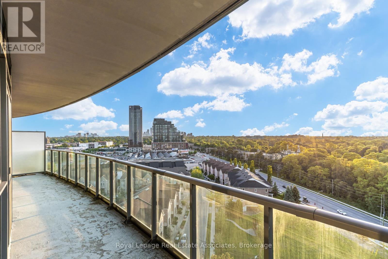 #LPH21 35 BRIAN PECK CRESCENT - Image 23