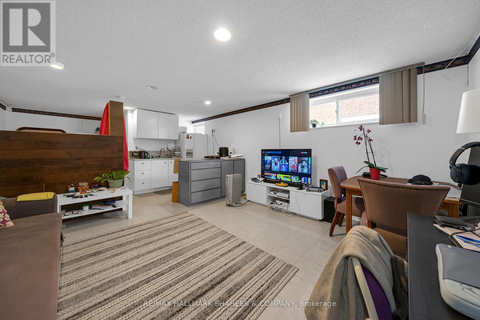 Photo of 386 Ellerslie Avenue