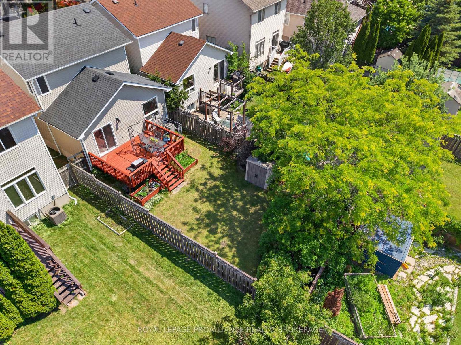 445 MAUREEN STREET - Image 44
