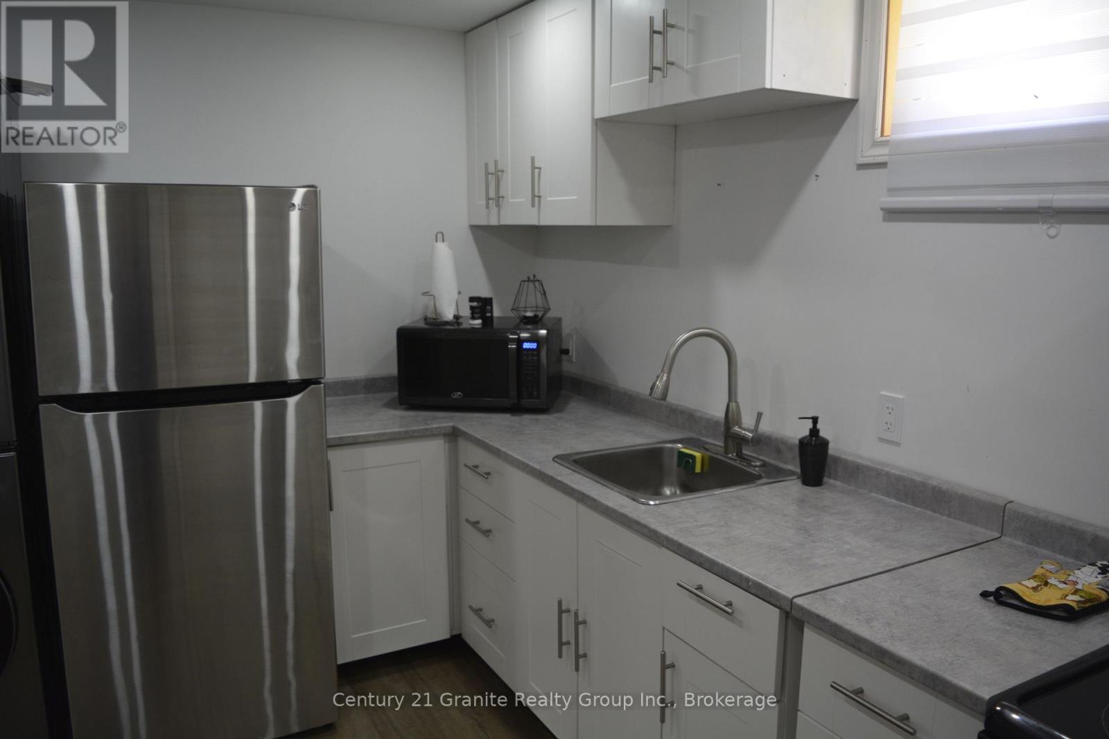 107 SOUTH BAPTISTE LAKE ROAD - Image 38