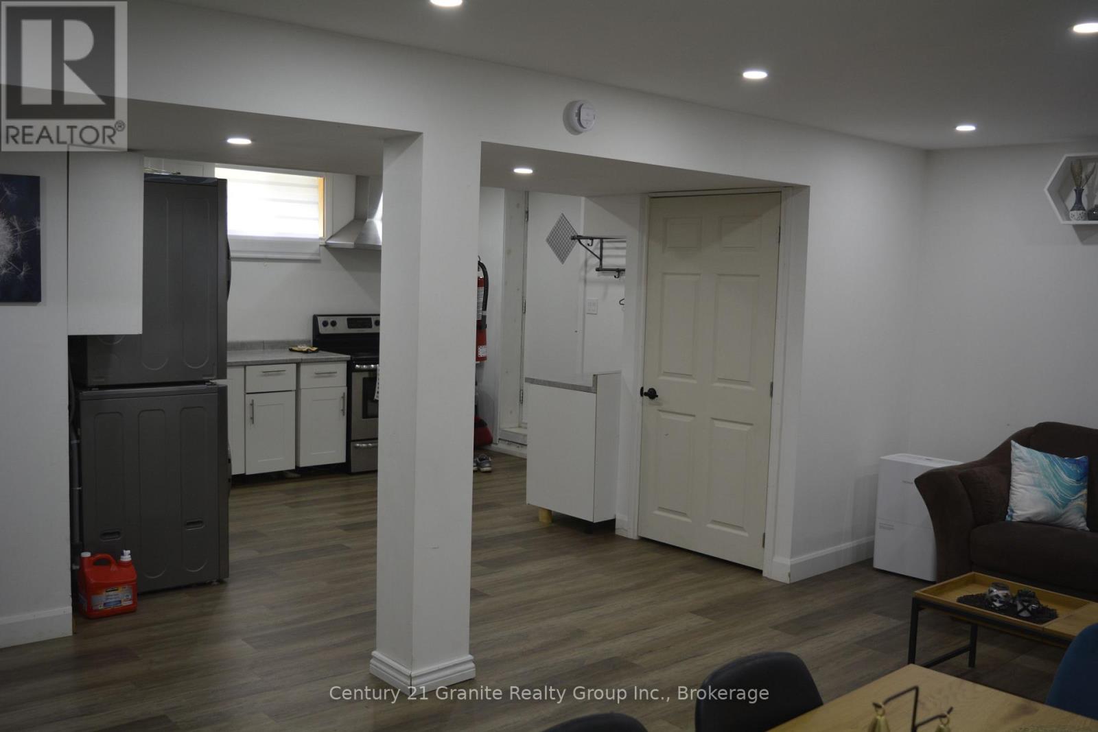 107 SOUTH BAPTISTE LAKE ROAD - 42