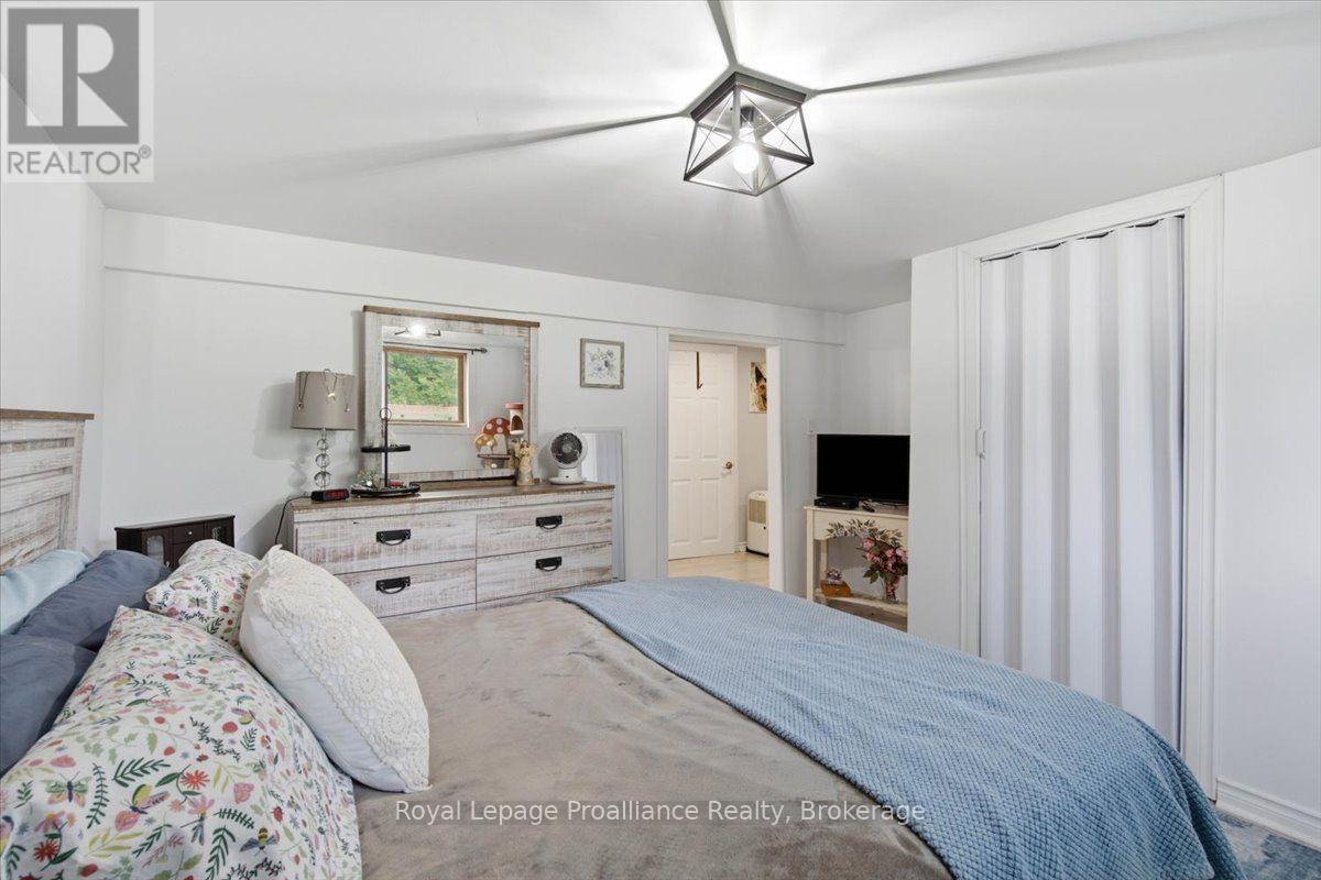 270 COLONIAL ROAD - Image 23