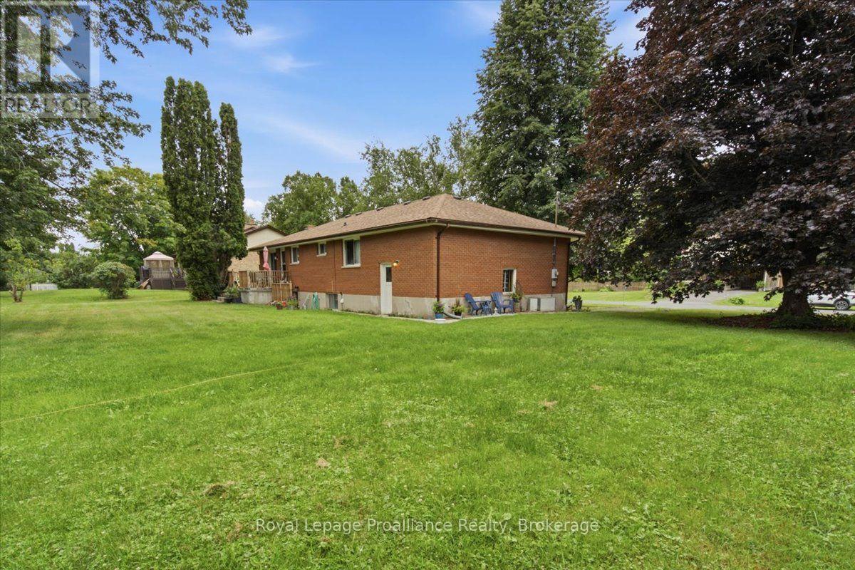 270 COLONIAL ROAD - 5