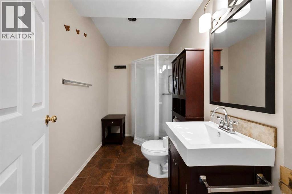 4591 Eastview Crescent - Image 24