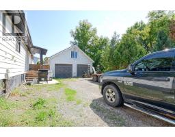 3pc Bathroom - 487 St Clair Street, Chatham, ON N7L3K6 Photo 6