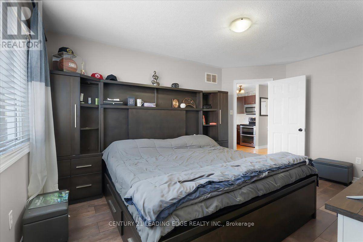 183 ELDAD DRIVE - 17