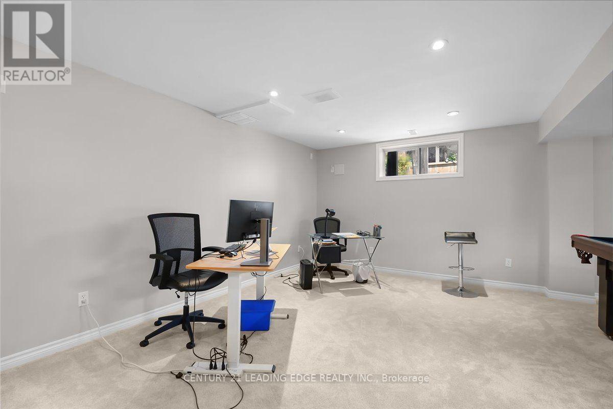 183 ELDAD DRIVE - 33