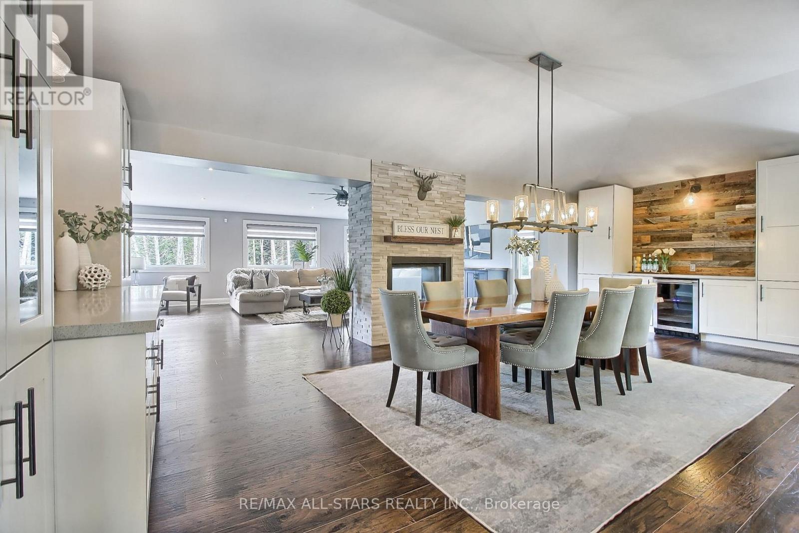 215 UXBRIDGE PICKERING TOWNLINE - 17