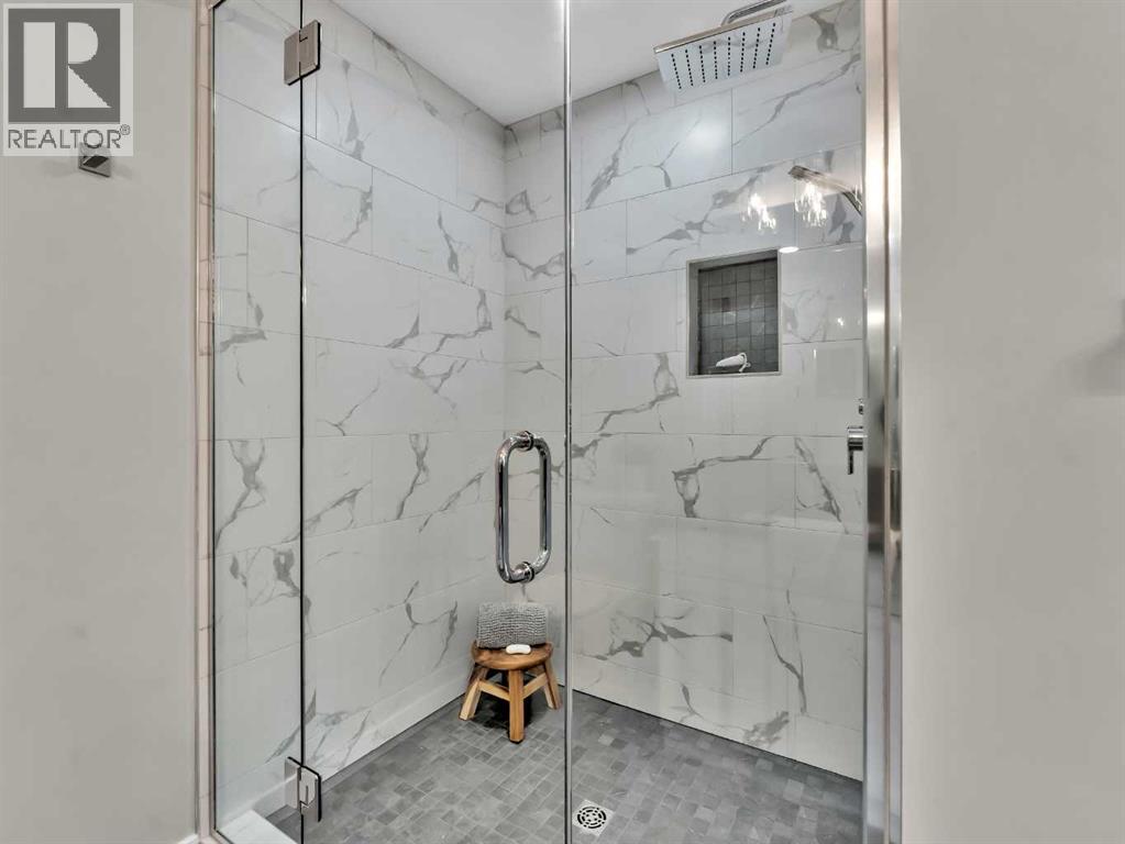 216 2 Street NW - 22
