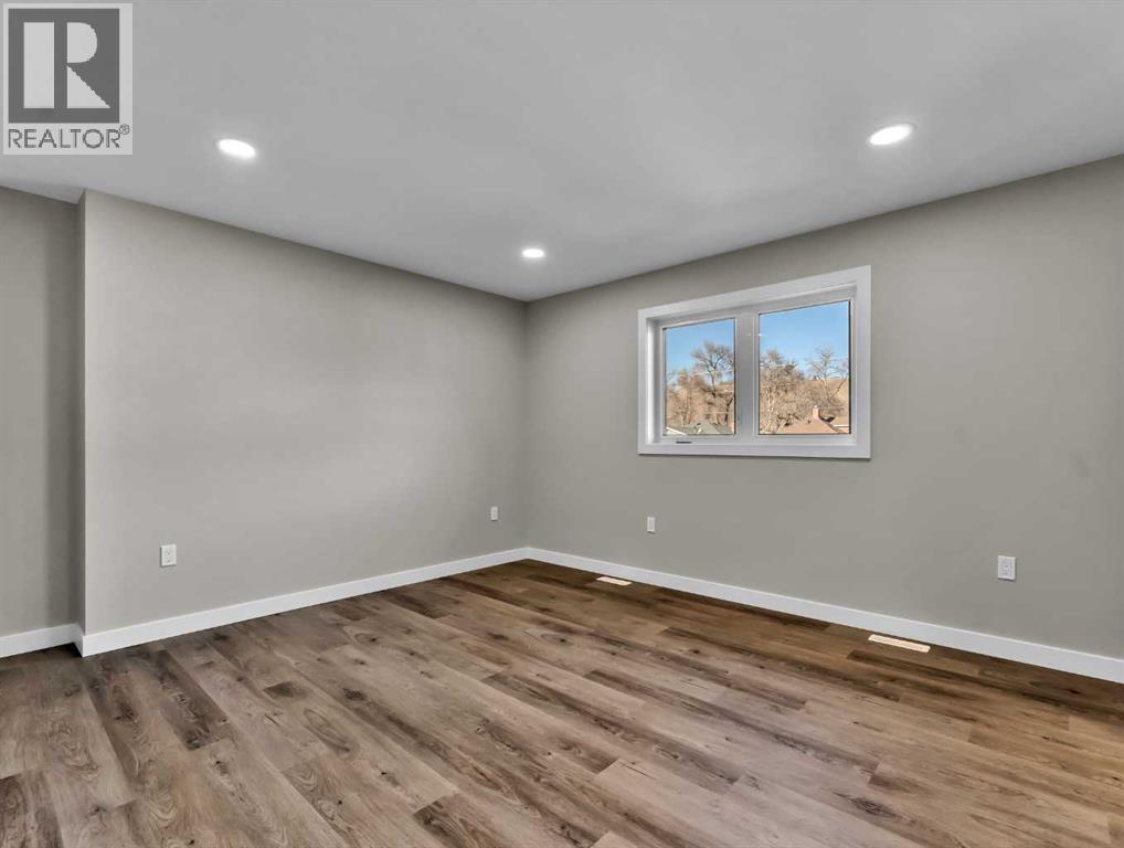 216 2 Street NW - 30