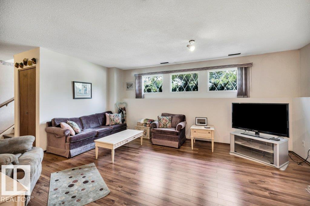 23 WENTWORTH CR - Image 29