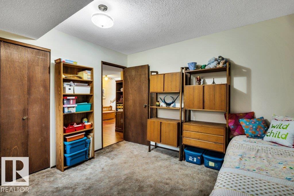23 WENTWORTH CR - 32