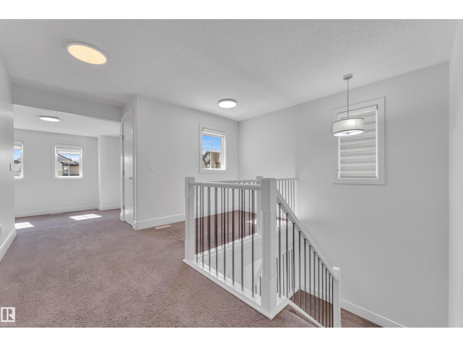 6156 11 AV SW - 17