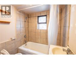 292 Christina Street South, Sarnia, ON N7T2N5 Photo 17