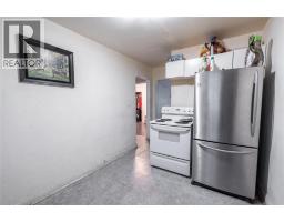 Kitchen - 292 Christina Street South, Sarnia, ON N7T2N5 Photo 6
