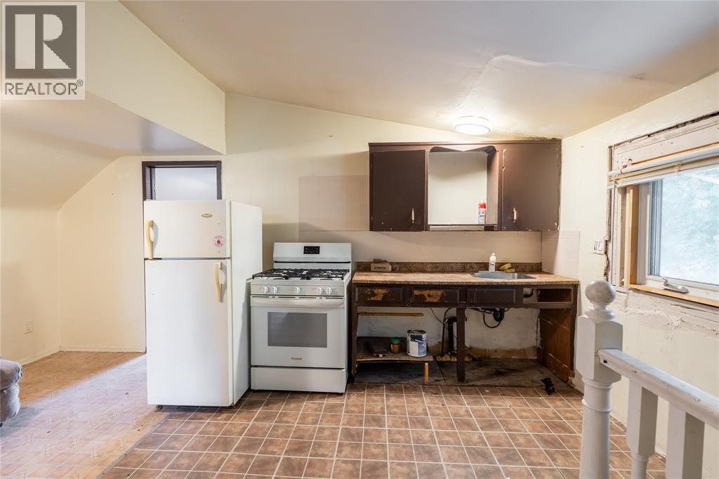 292 Christina STREET South - Image 13