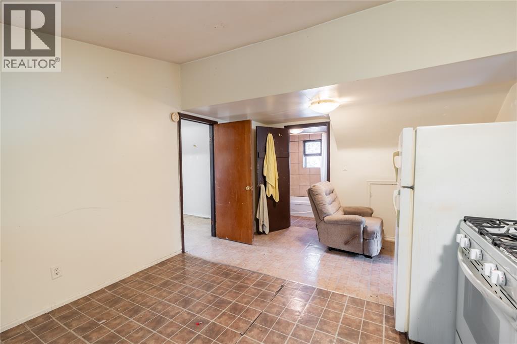 292 Christina STREET South - 14