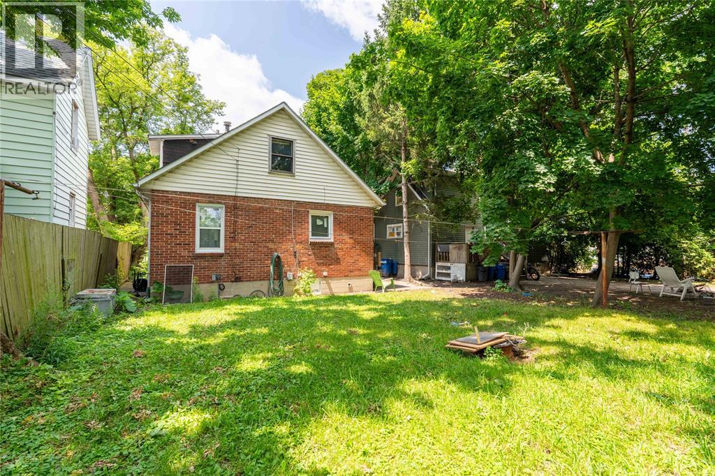 292 Christina STREET South - Image 21