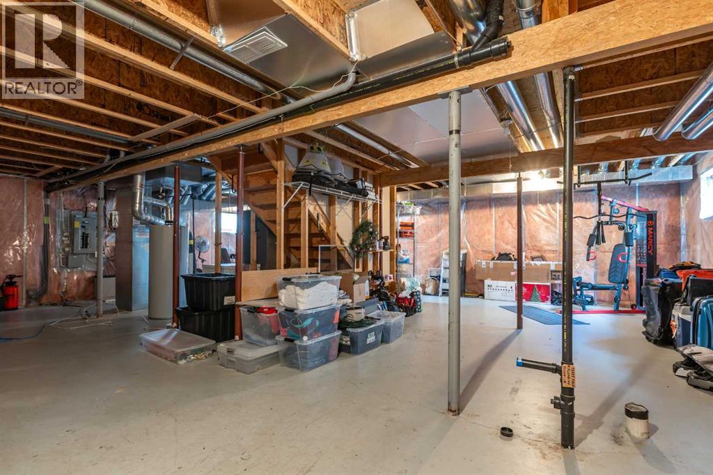 81 Royal Crest Terrace NW - 34