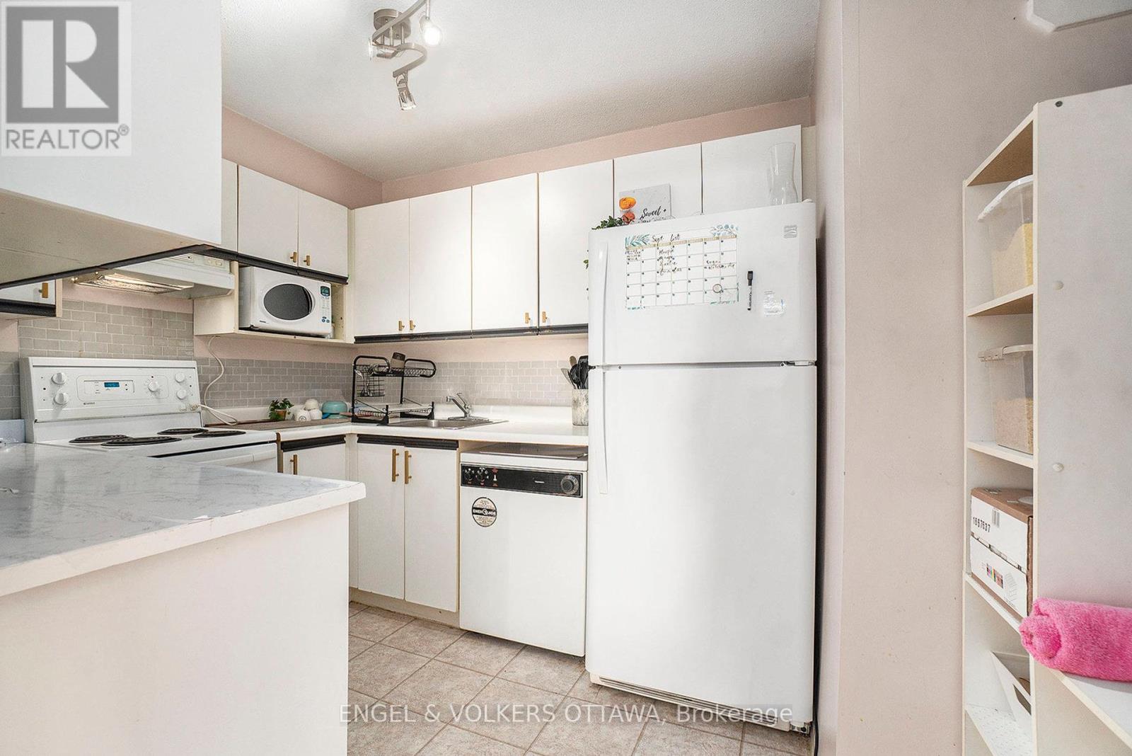 2 Bed, 1 Bath Apartment for Sale in Ottawa – 907 – 475 LAURIER AVENUE W, Ottawa – MLS# X13644372 - Image 10