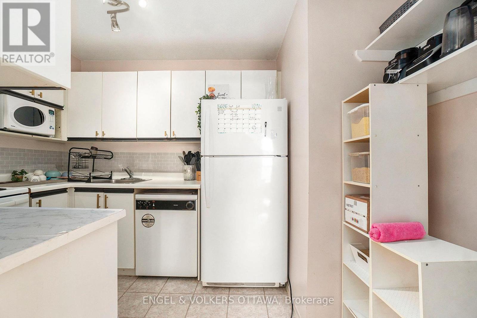 2 Bed, 1 Bath Apartment for Sale in Ottawa – 907 – 475 LAURIER AVENUE W, Ottawa – MLS# X13644372 - Image 11