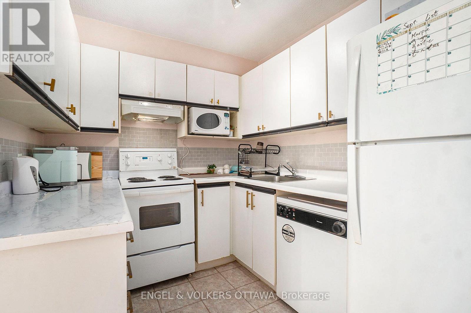 2 Bed, 1 Bath Apartment for Sale in Ottawa – 907 – 475 LAURIER AVENUE W, Ottawa – MLS# X13644372 - Image 12